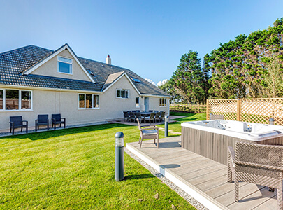 AB Sundecks Decking surrounding Hot Tub in the garden